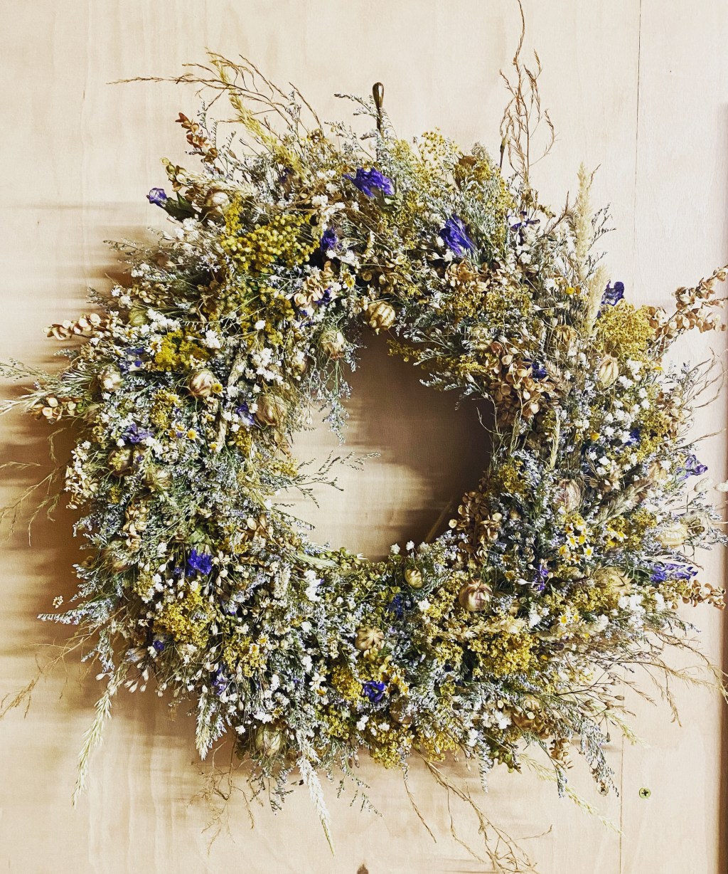 Clear outs, dried flowers and a walk in the&nbsp;country.